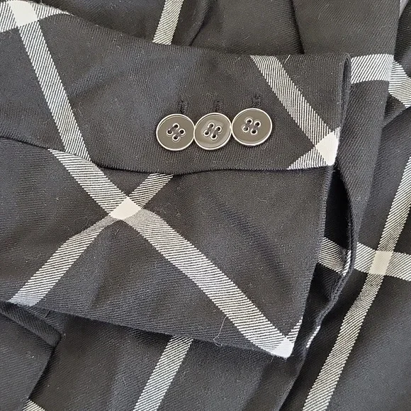 EUC 7th Avenue women's plaid 1 button blazer jacket, 2P, black white - Picture 7 of 10